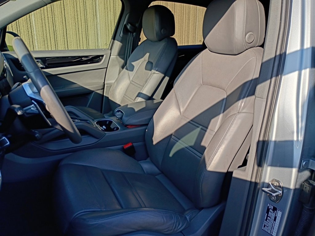 Certified 2020 Porsche Cayenne S AWD/4WD image 5