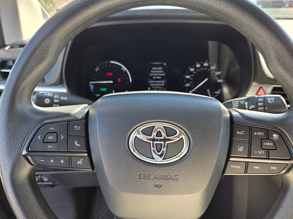 Certified 2023 Toyota Sienna LE AWD/4WD image 22