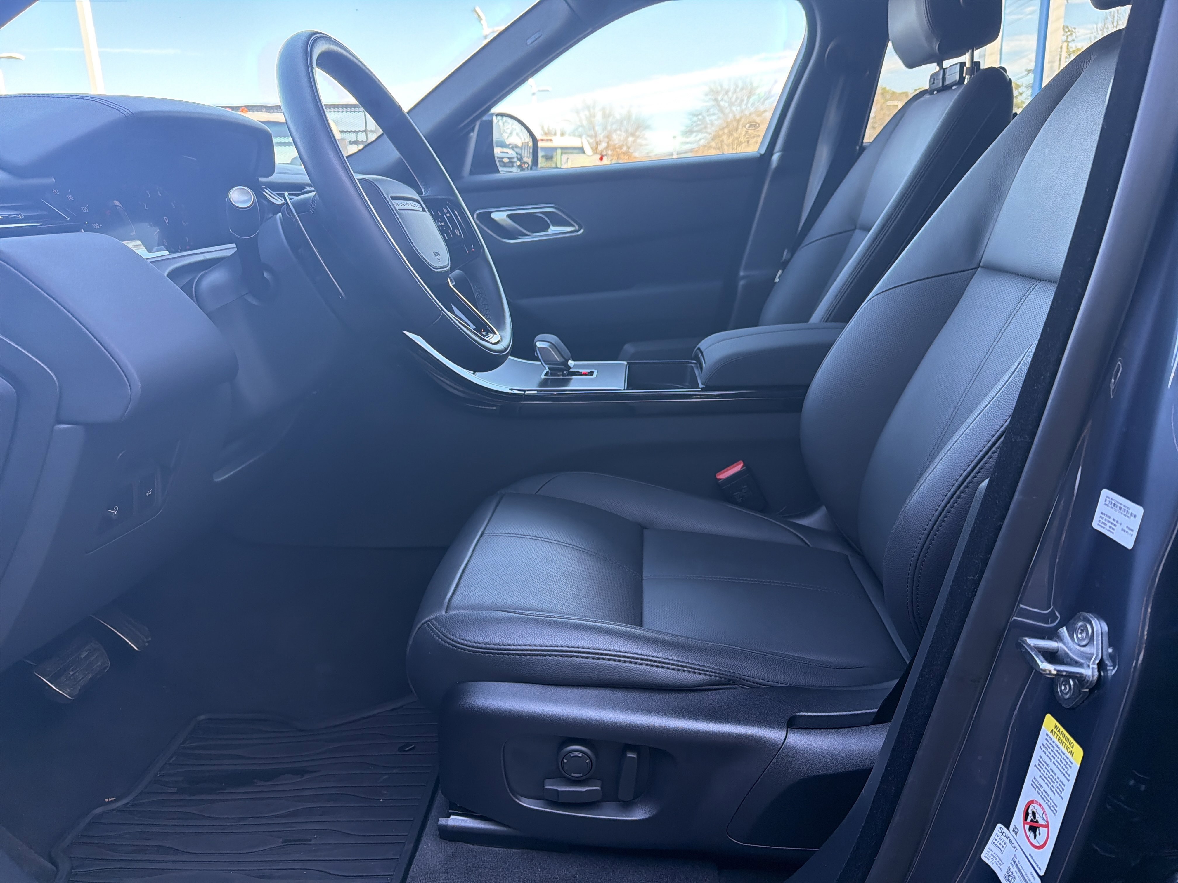 Used 2026 Land Rover Range Rover Velar Dynamic SE image 16