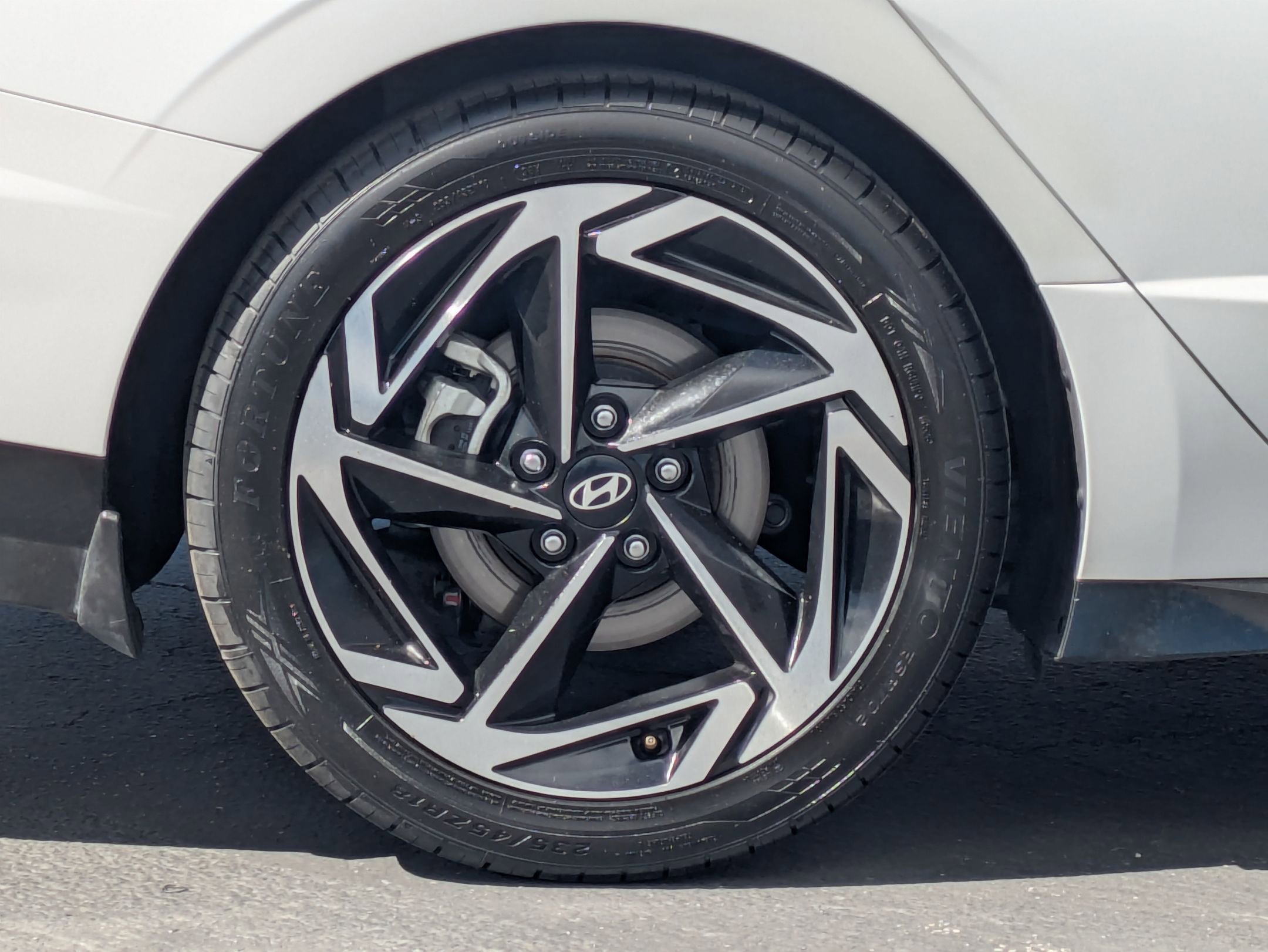 Certified 2024 Hyundai Sonata SEL w/ Convenience Package FWD image 9