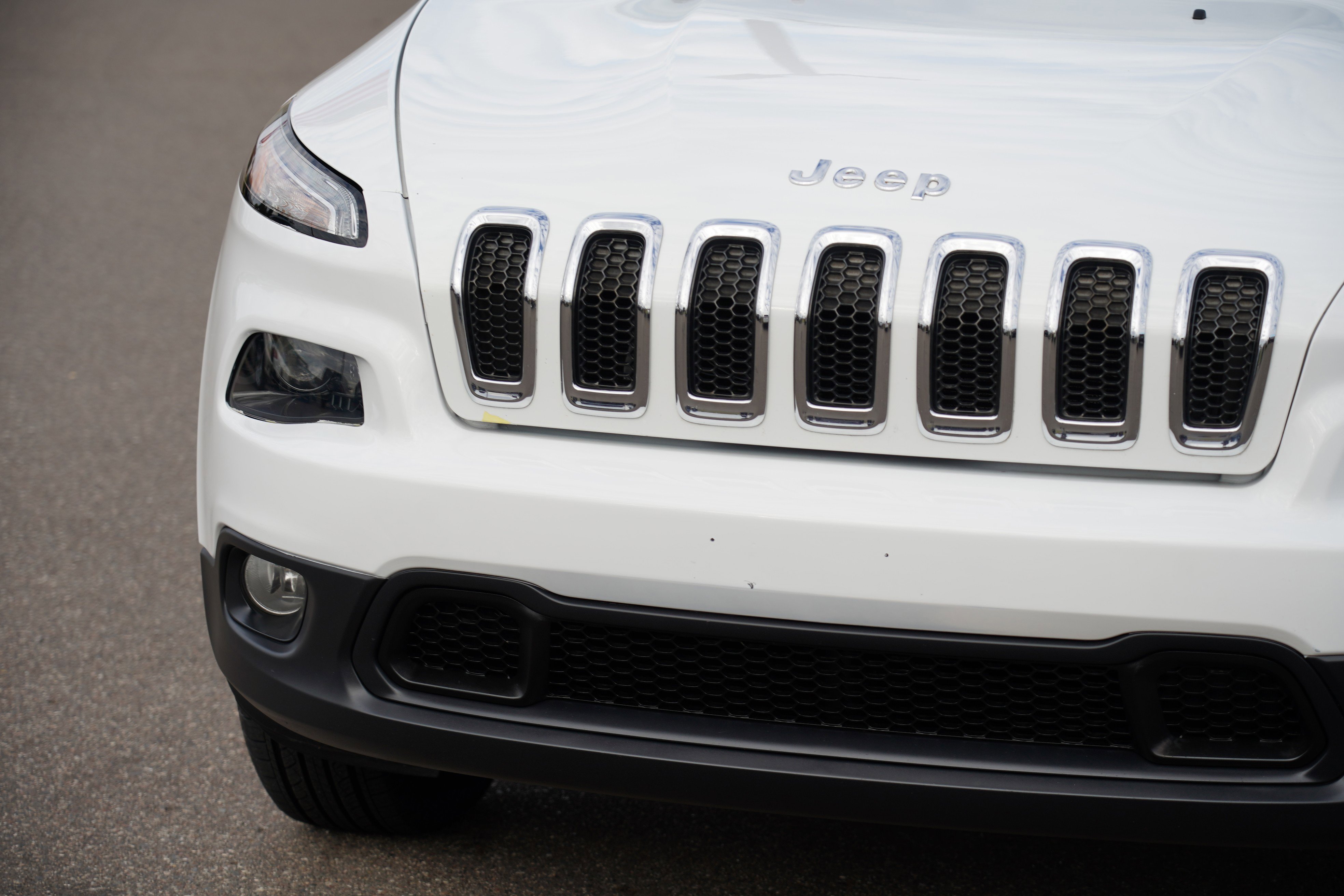 Used 2015 Jeep Cherokee Latitude image 9