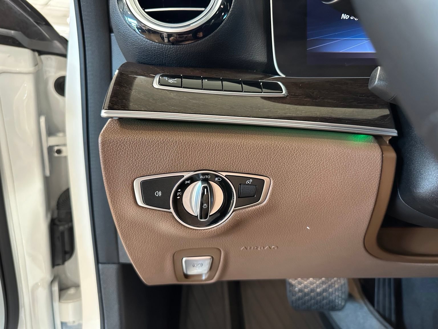 Used 2019 Mercedes-Benz E 300 image 21