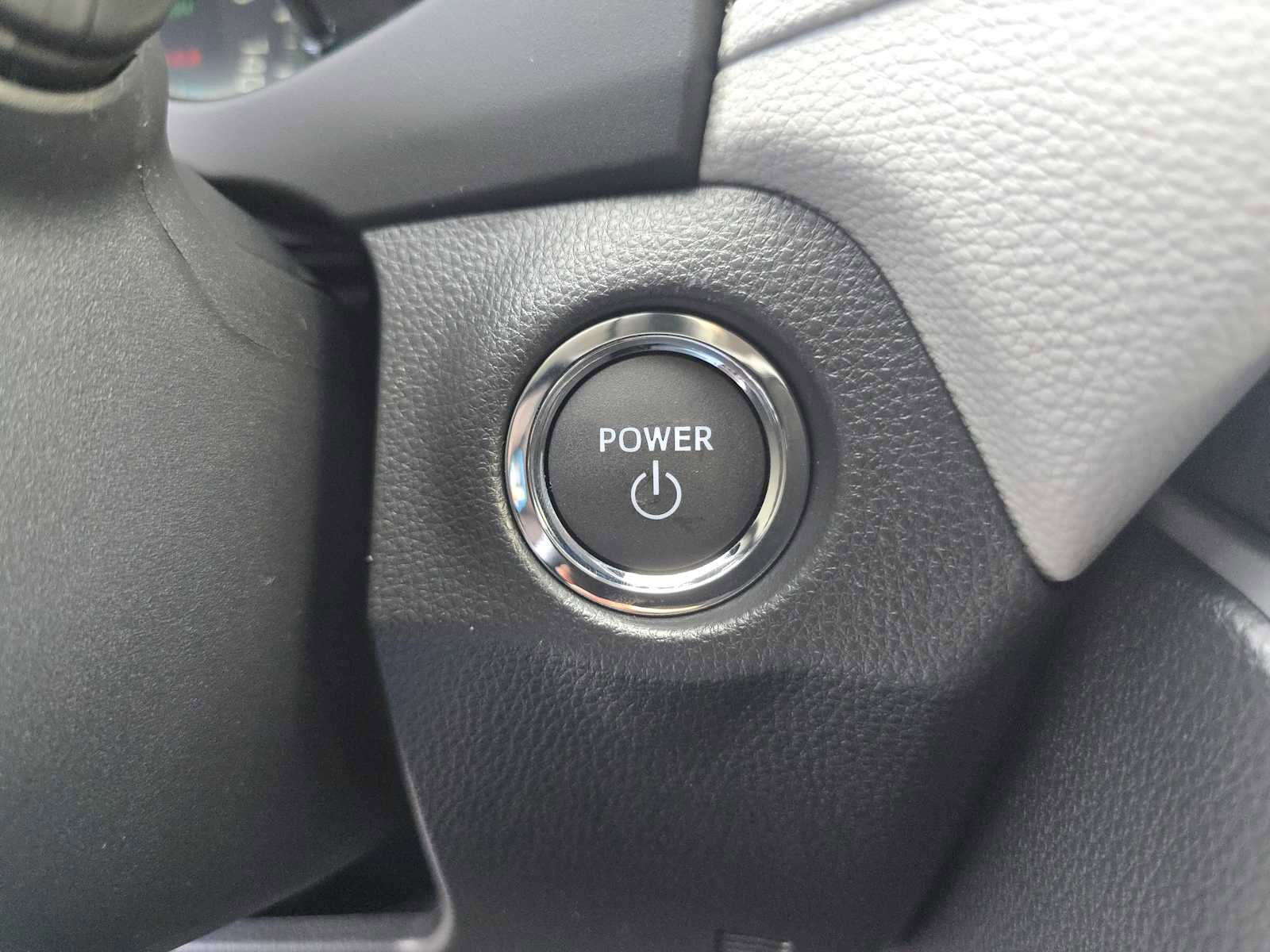 Certified 2025 Toyota RAV4 XLE image 31