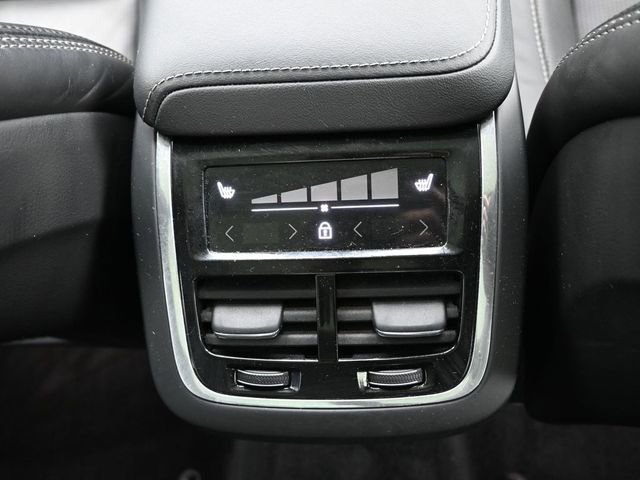 Used 2024 Volvo XC60 B5 Ultimate w/ Climate Package image 35