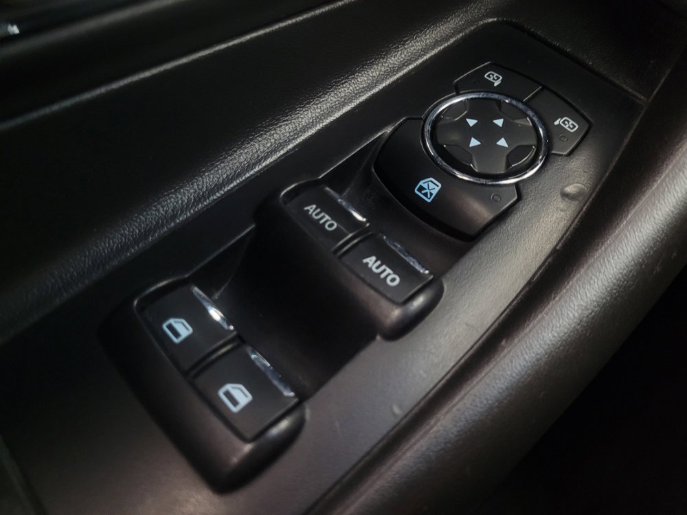 Used 2019 Ford Taurus Limited image 27