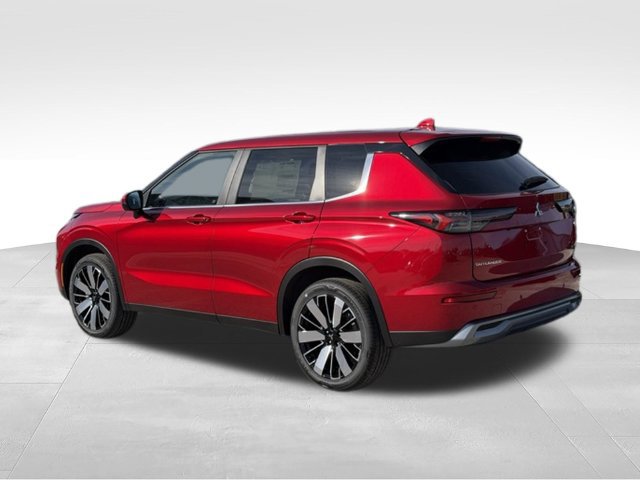 New 2026 Mitsubishi Outlander SE FWD image 3