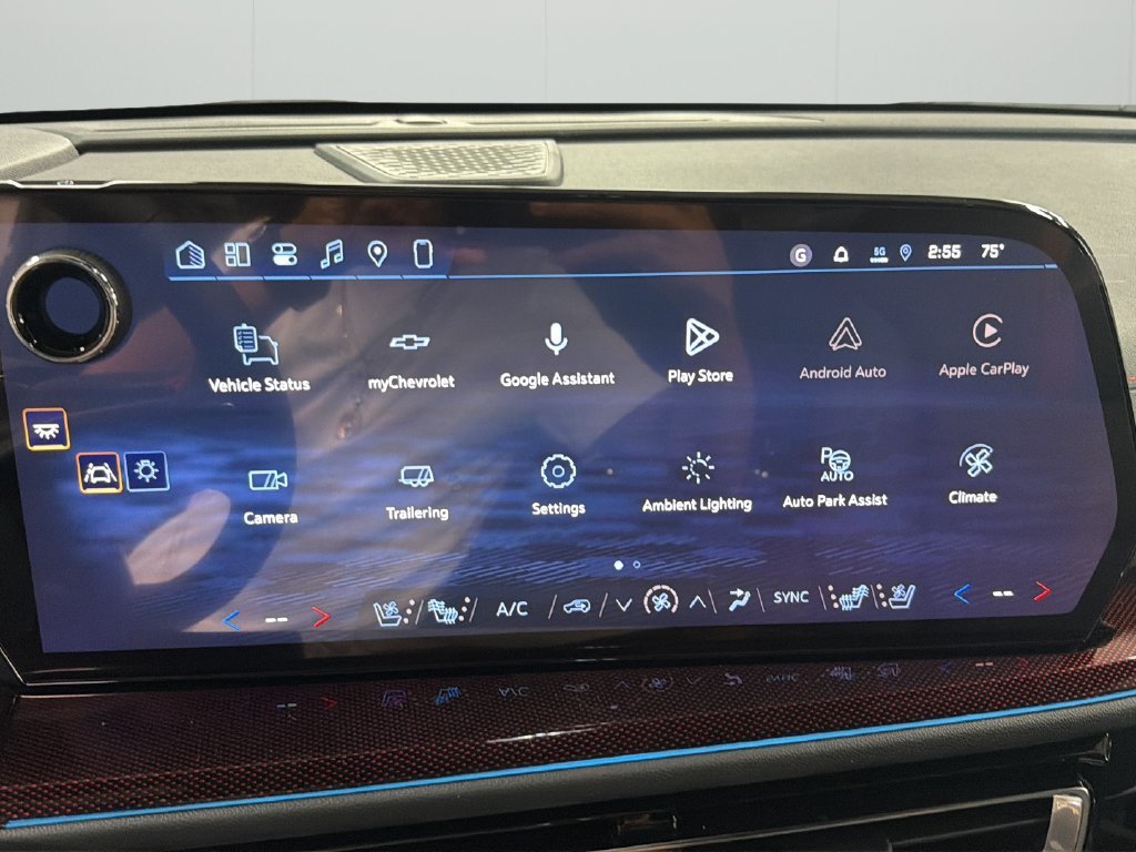 New 2027 Chevrolet Traverse RS w/ LPO, Floor Liner Package AWD/4WD image 31