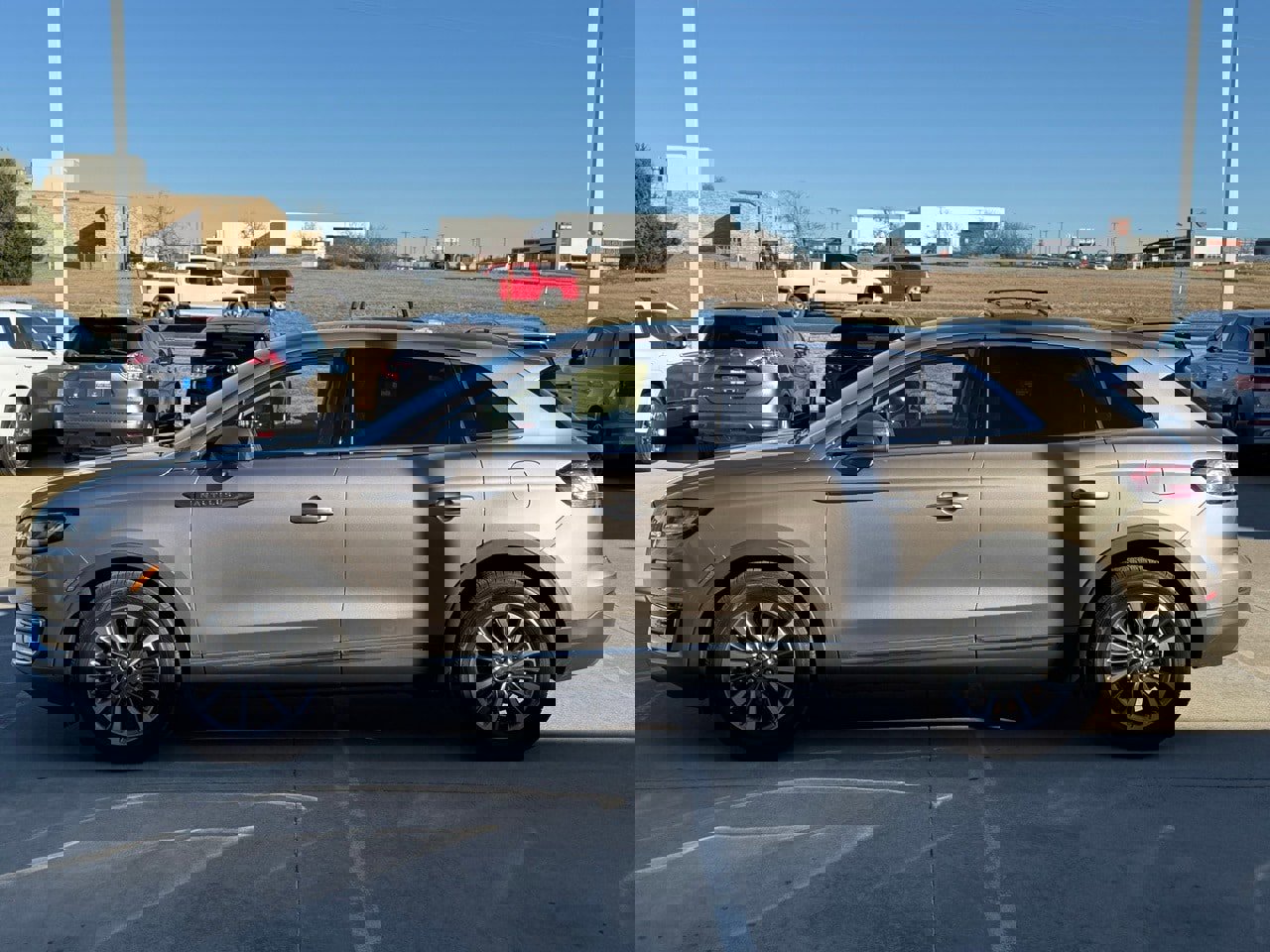 Used 2019 Lincoln Nautilus Select image 2