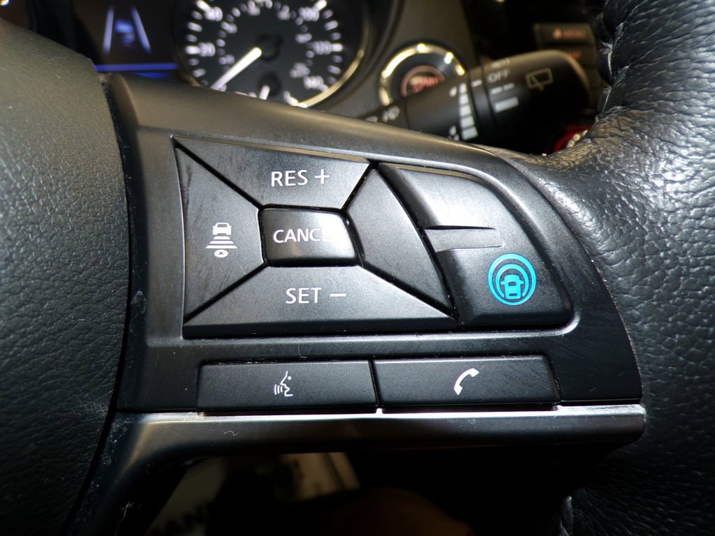 Used 2019 Nissan Rogue SL w/ Premium Package AWD/4WD image 25