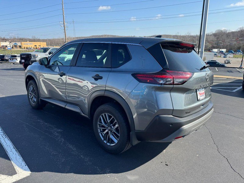 Used 2023 Nissan Rogue S image 6
