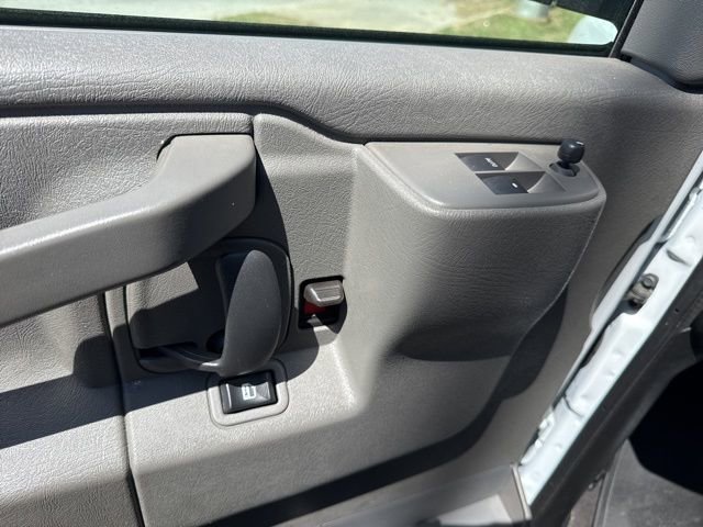 Used 2024 Chevrolet Express 3500 LT w/ LT Preferred Equipment Group RWD image 9