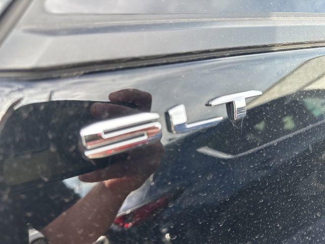 Used 2023 GMC Terrain SLT w/ Infotainment Package II image 6