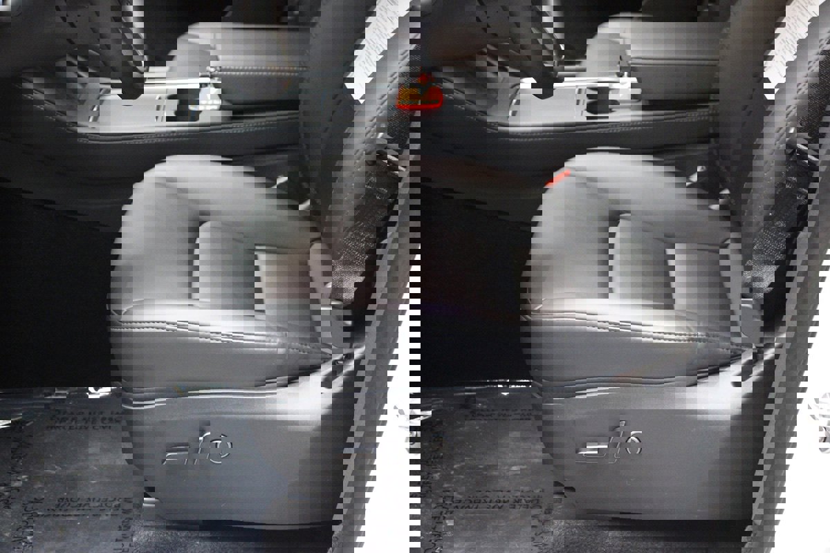 Used 2023 Tesla Model Y Long Range image 33