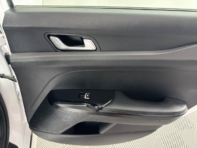 Used 2022 Kia K5 LX FWD image 22