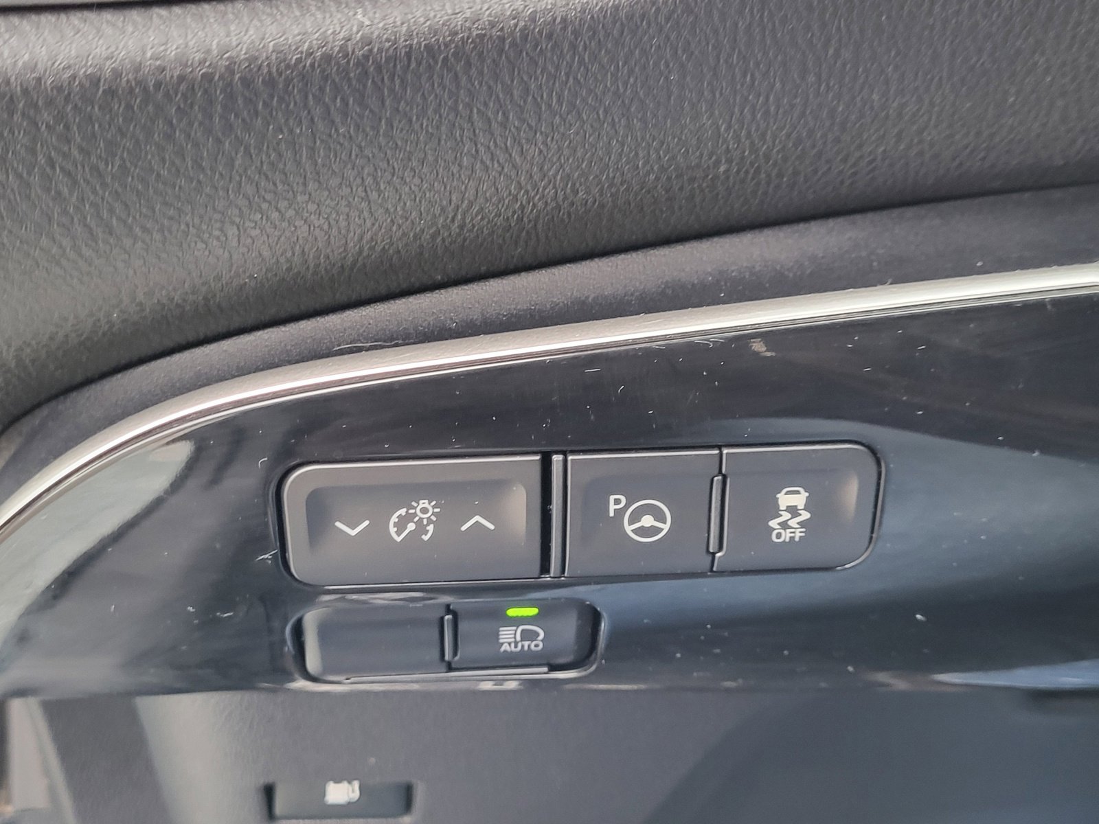 Used 2021 Toyota Prius XLE w/ Carpet Mat Package (TMS) image 34