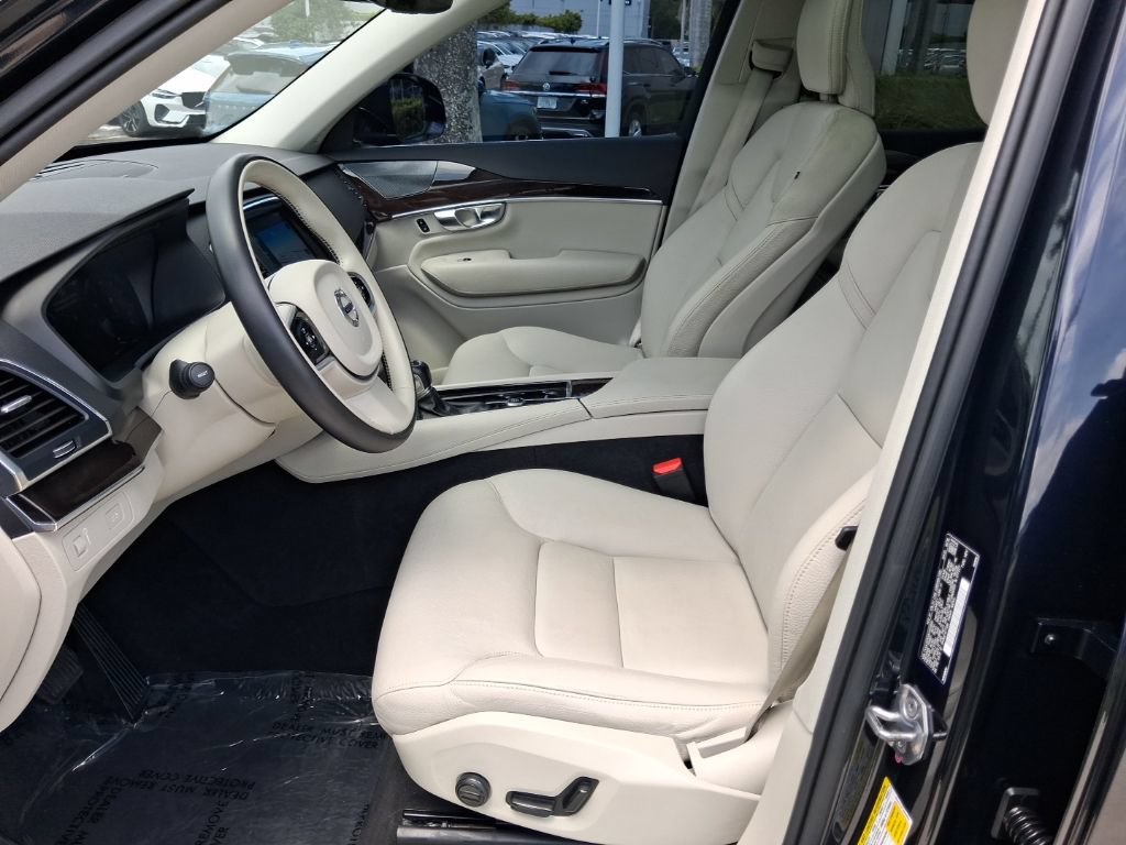 Used 2019 Volvo XC90 T6 Momentum AWD/4WD image 14