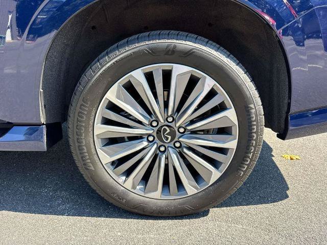 Certified 2025 INFINITI QX80 Sensory AWD/4WD image 9