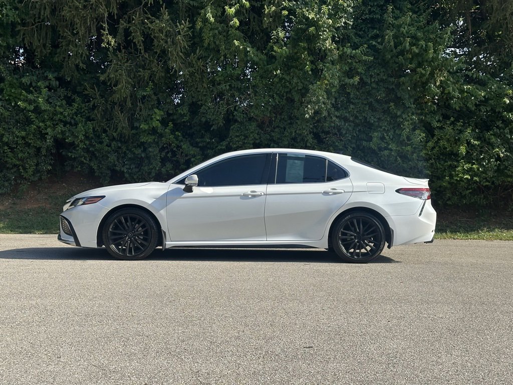 Used 2022 Toyota Camry XSE image 6