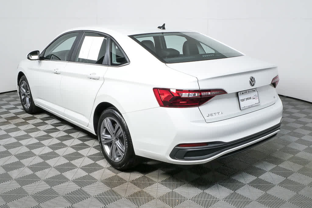 Used 2023 Volkswagen Jetta SE image 29