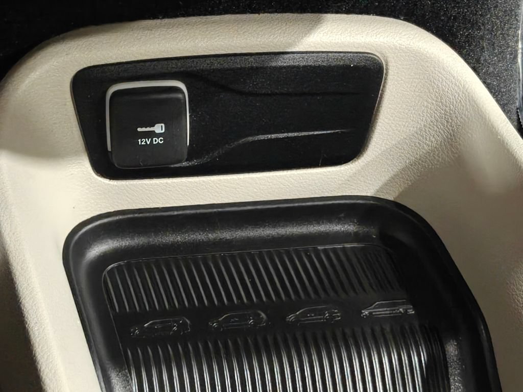 Used 2023 Chrysler Voyager LX FWD image 55