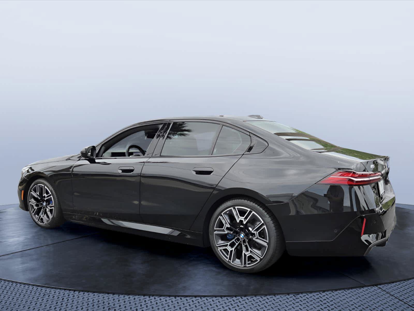 Certified 2026 BMW i5 eDrive40 w/ M Sport Package AWD/4WD image 4