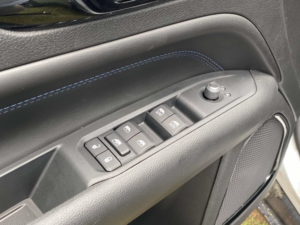 New 2026 Jeep Compass Latitude AWD/4WD image 17