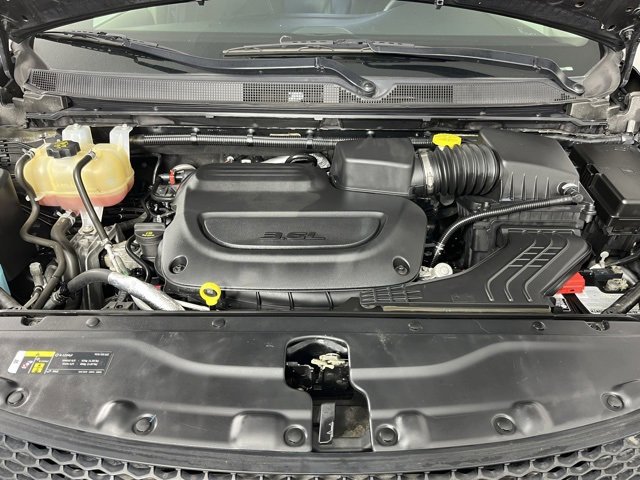 Used 2020 Chrysler Voyager L image 8