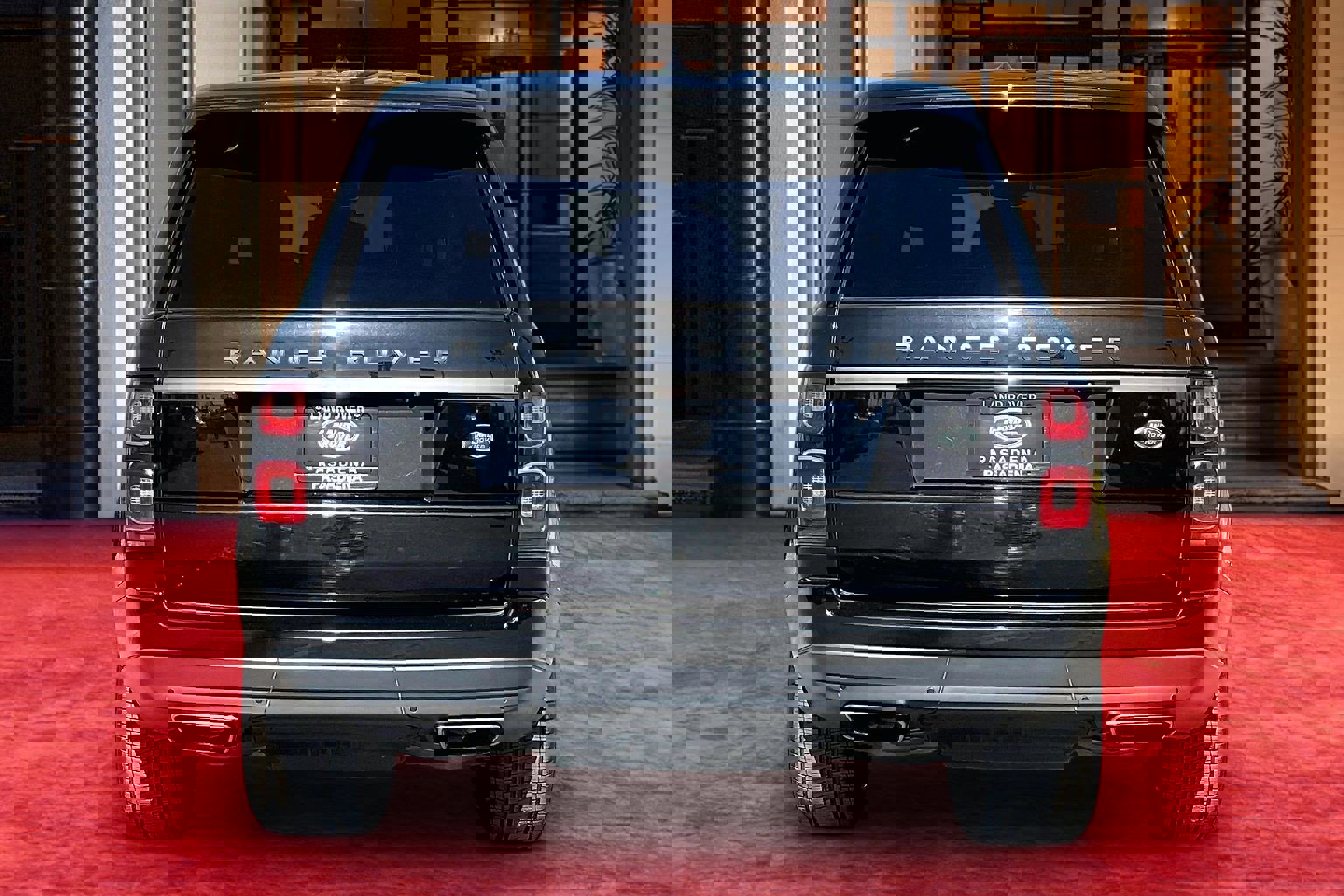 Used 2018 Land Rover Range Rover V6 Supercharged SWB image 4