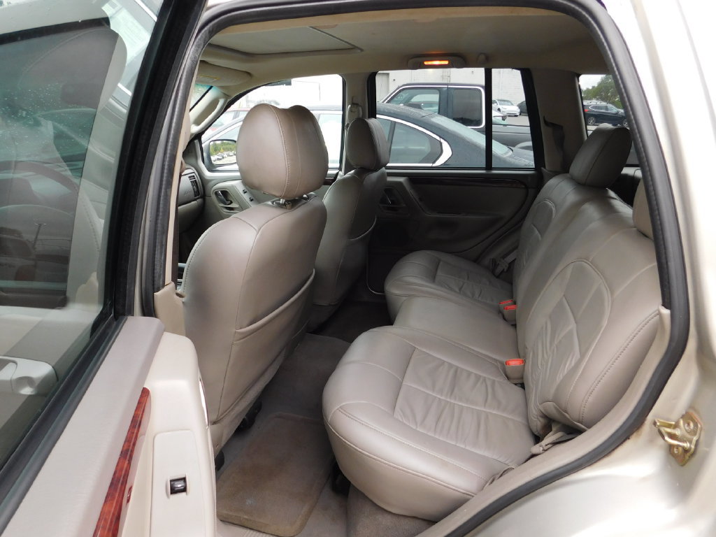 Used 2004 Jeep Grand Cherokee Limited AWD/4WD image 10