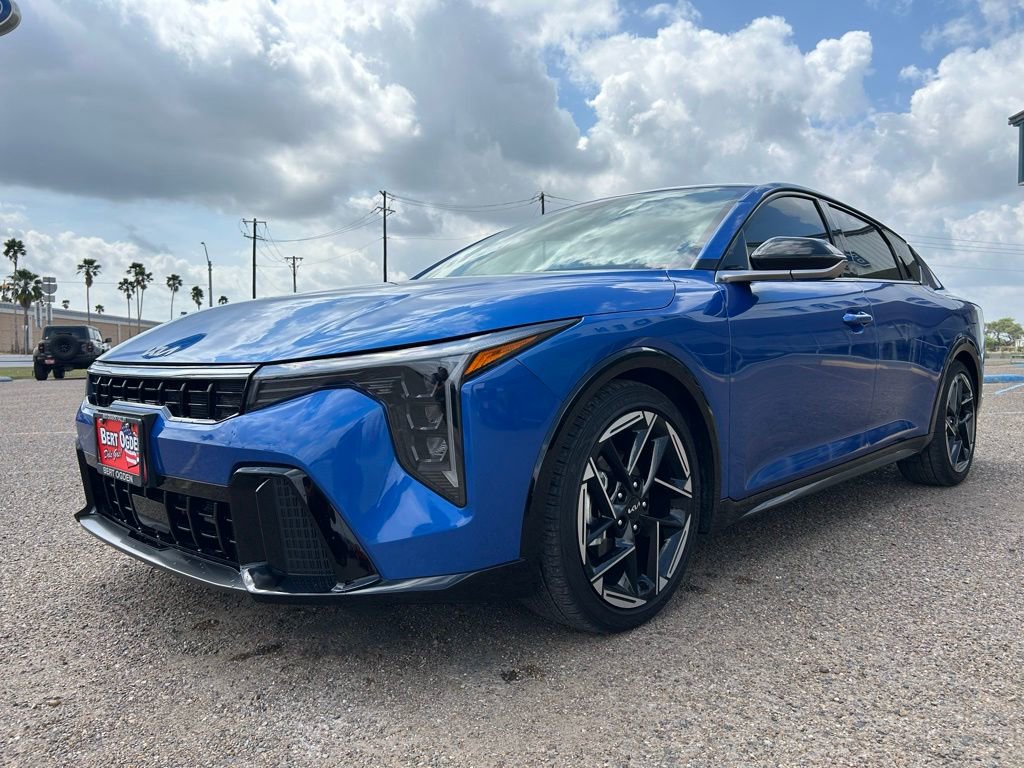 Used 2025 Kia K4 GT-Line w/ GT-Line Premium Package image 3