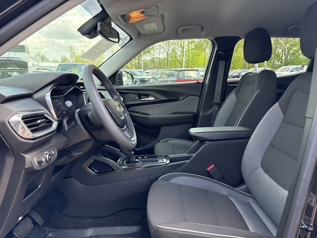 Used 2023 Chevrolet TrailBlazer LT w/ Convenience Package image 9