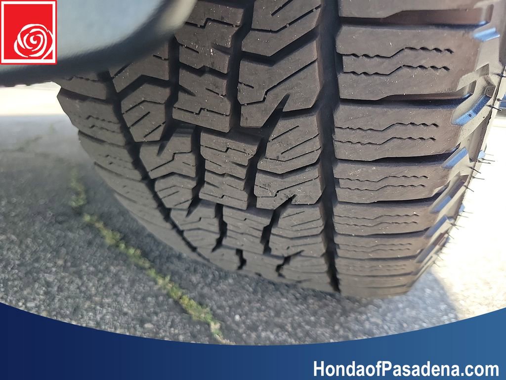 Used 2025 Nissan Rogue SV image 33