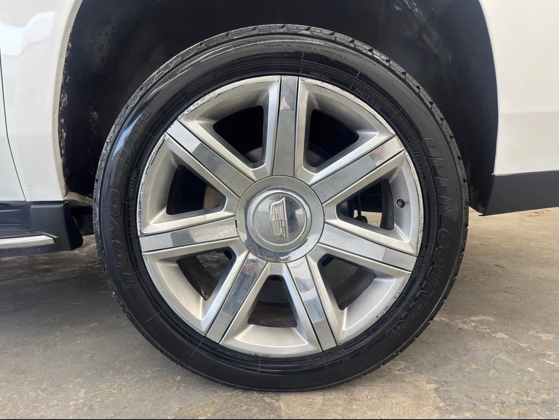 Used 2018 Cadillac Escalade ESV Luxury image 15