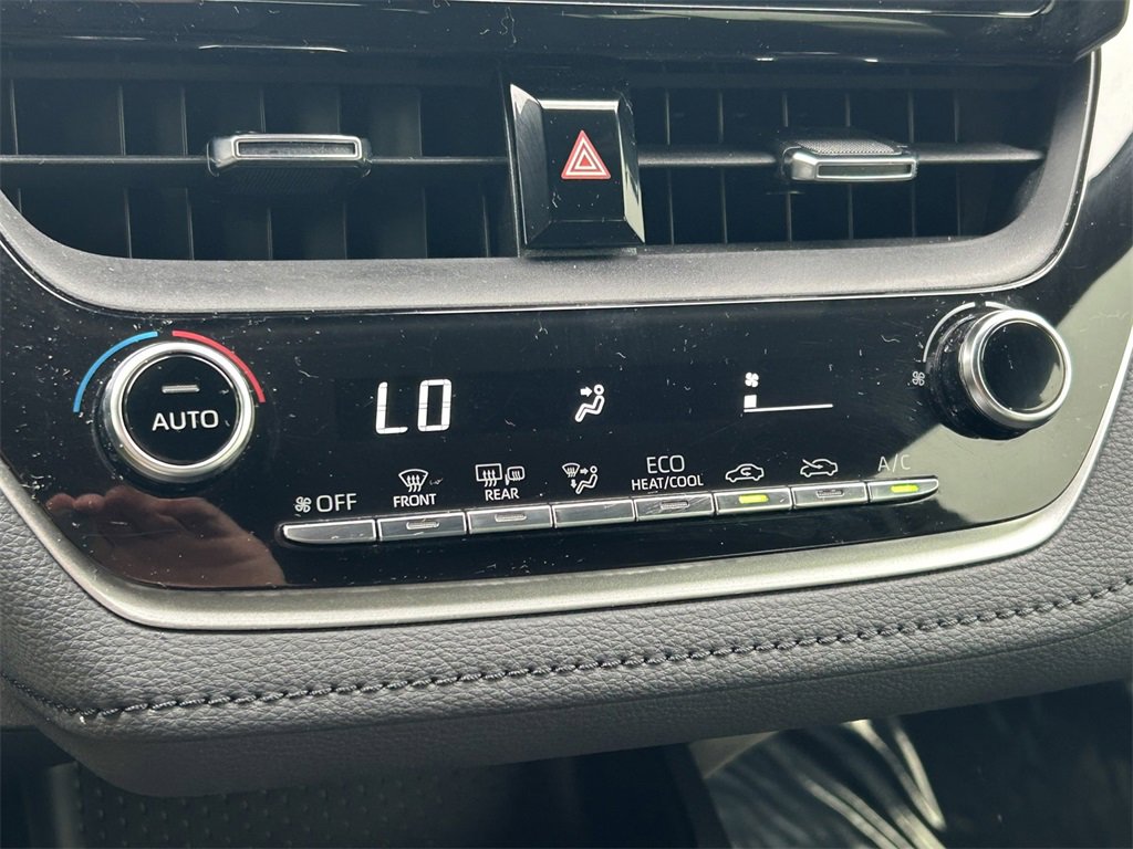 Used 2022 Toyota Corolla SE image 26