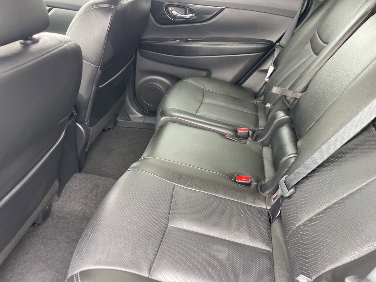 Used 2019 Nissan Rogue SL w/ Premium Package image 14