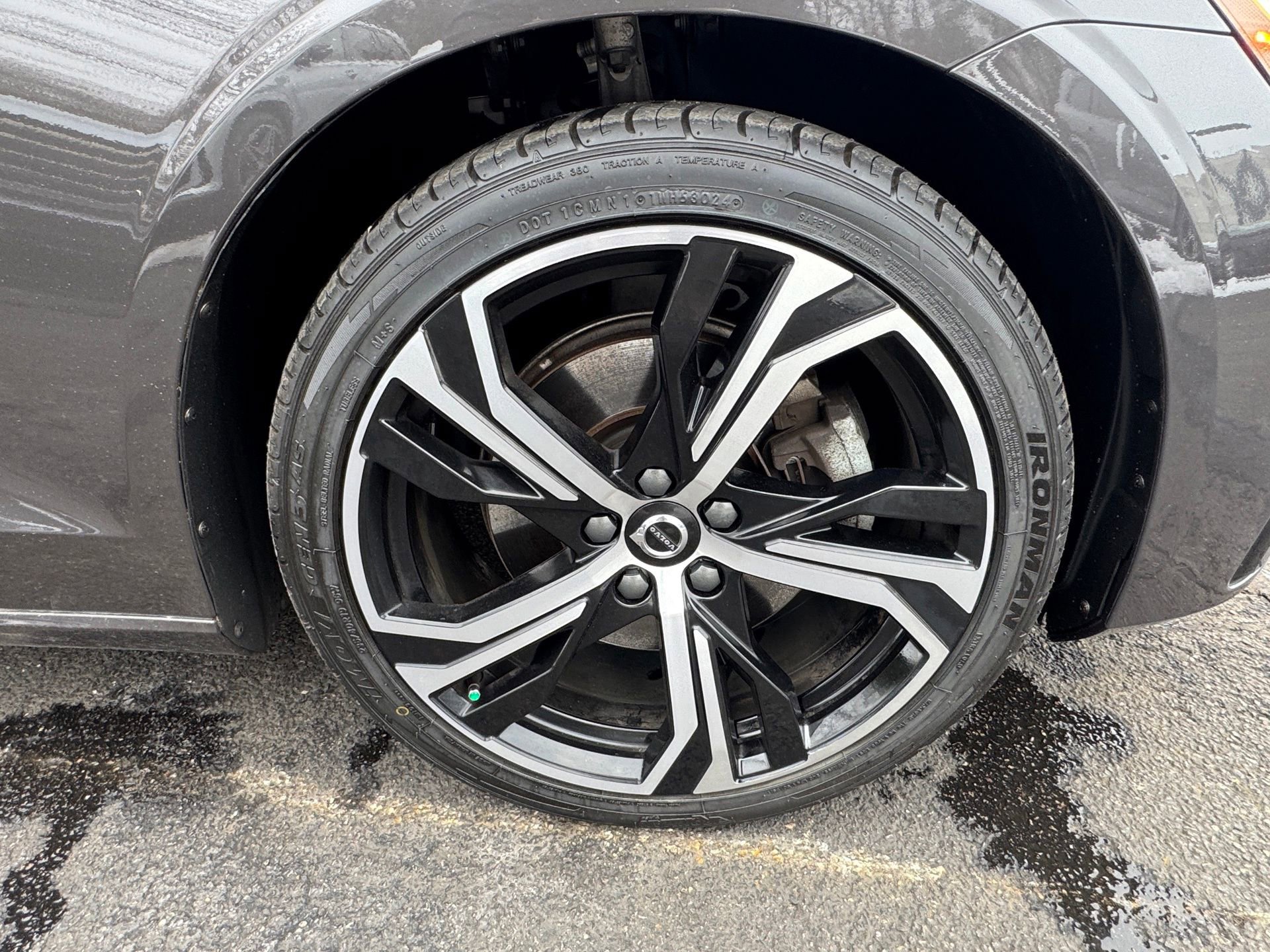 Used 2023 Volvo S60 B5 Core w/ Climate Package image 30