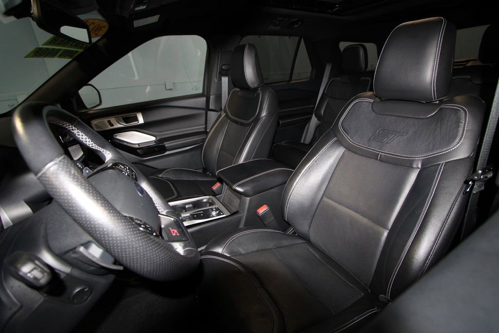 Used 2023 Ford Explorer ST w/ Equipment Group 401A image 4