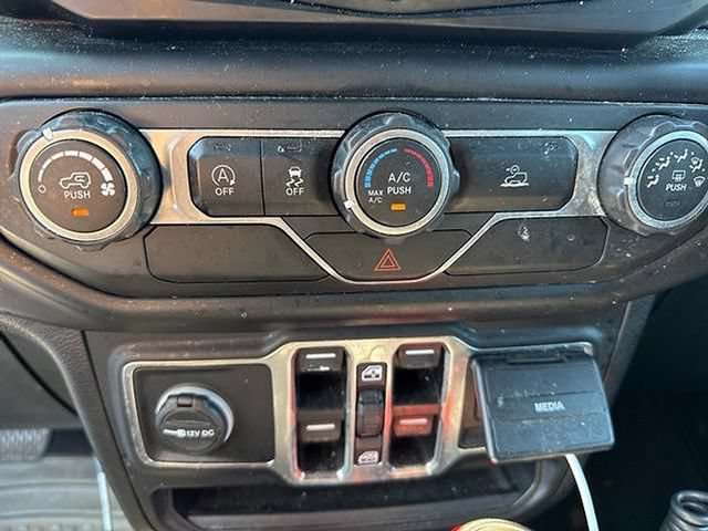Used 2020 Jeep Gladiator Sport w/ Quick Order Package 24S AWD/4WD image 38