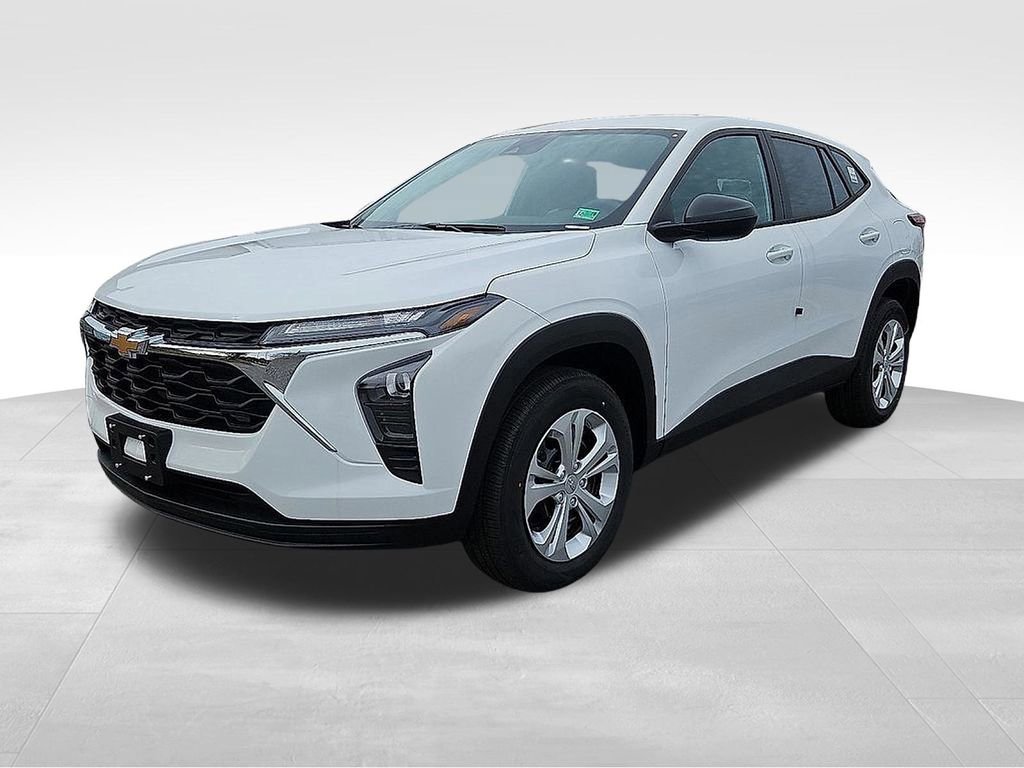 New 2026 Chevrolet Trax LS image 2