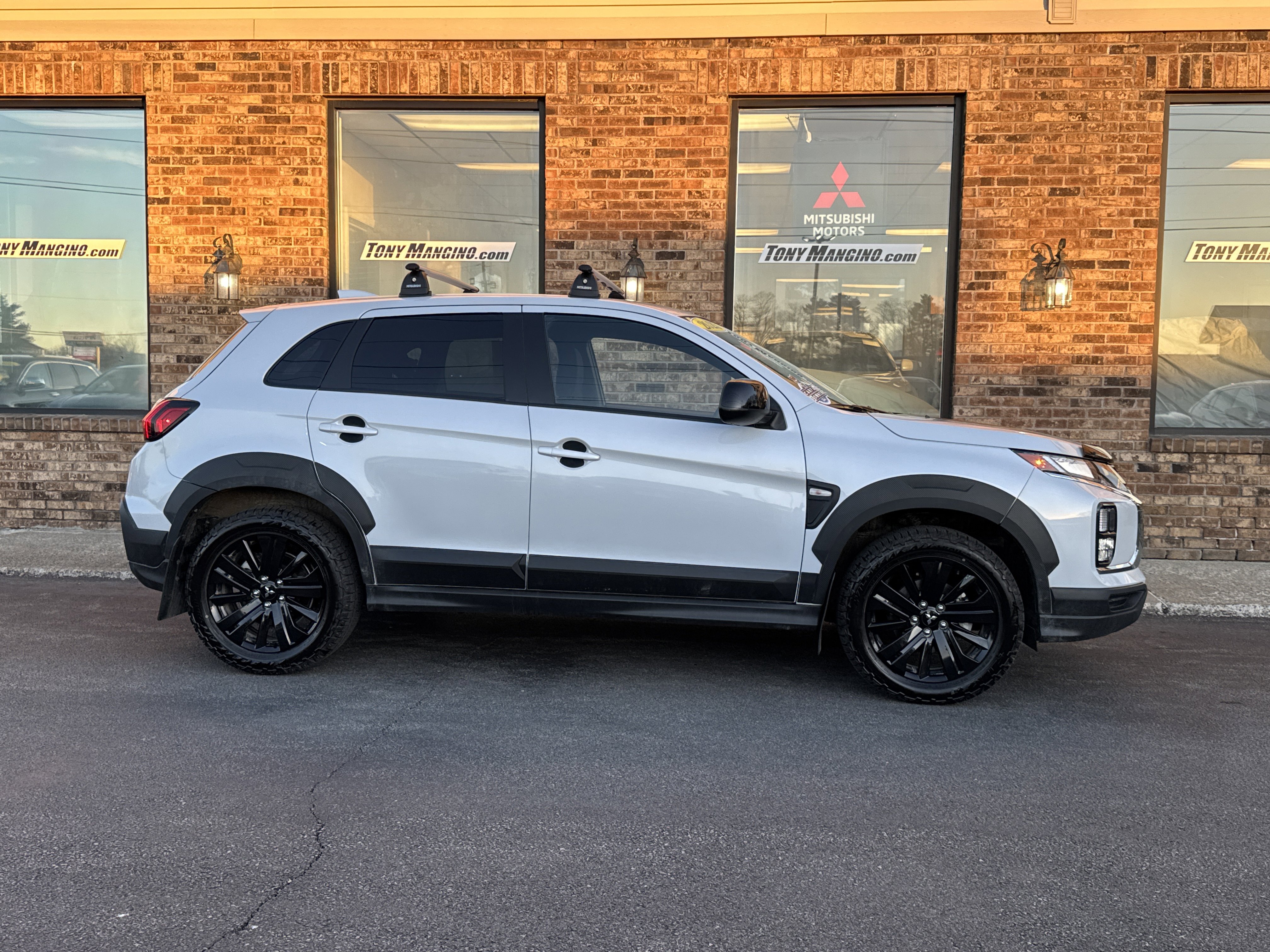 Used 2025 Mitsubishi Outlander Sport AWD image 6