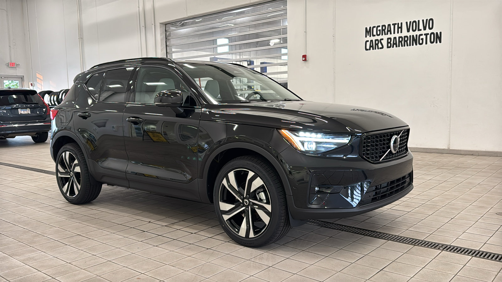 New 2026 Volvo XC40 B5 Ultra w/ Protection Package Premier AWD/4WD image 3