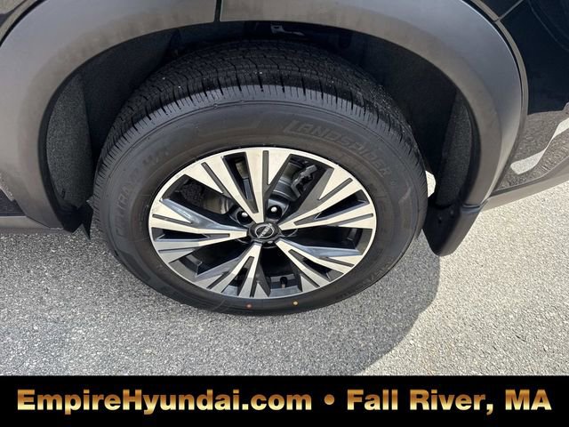 Used 2023 Nissan Rogue SV image 12
