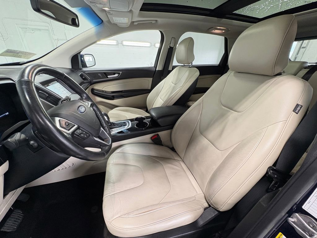Used 2016 Ford Edge Titanium w/ Technology Package AWD/4WD image 20
