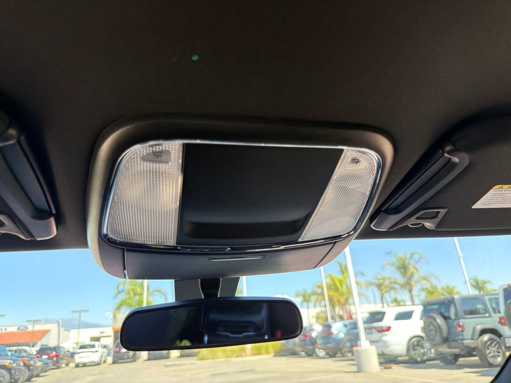 Used 2022 Dodge Charger SXT RWD image 19
