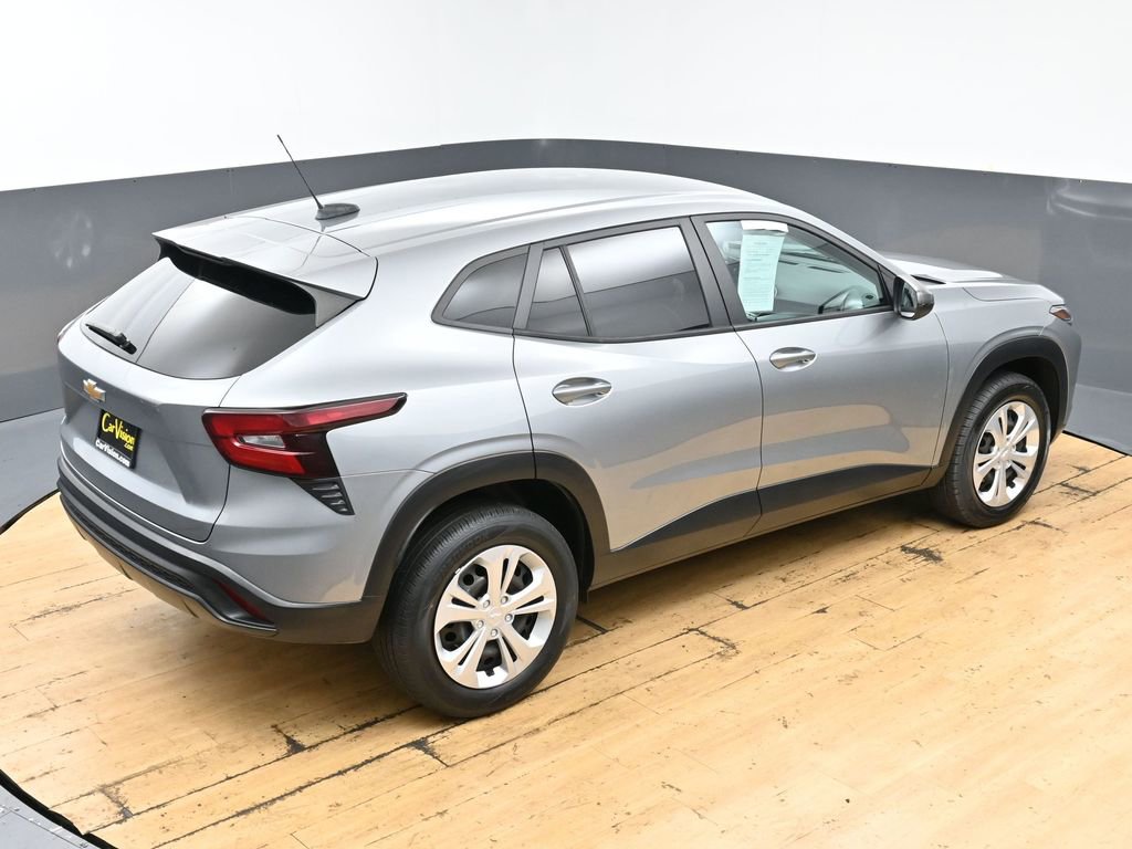 Used 2024 Chevrolet Trax LS w/ Driver Confidence Package FWD image 41