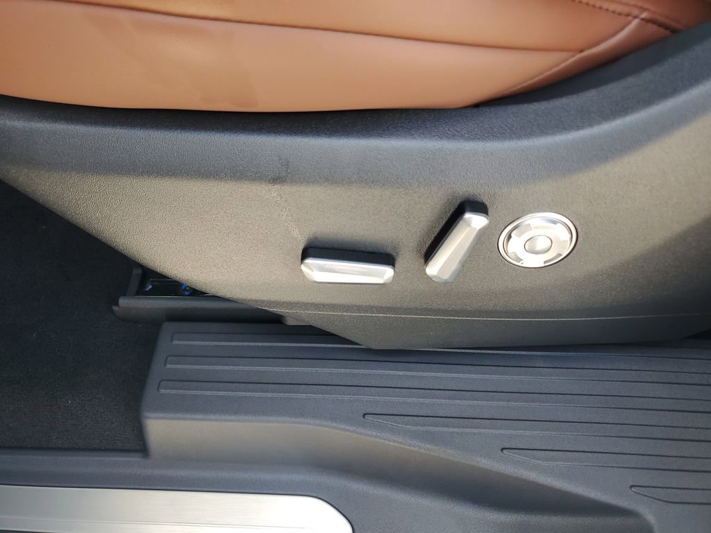 New 2025 Lincoln Navigator L Reserve image 13