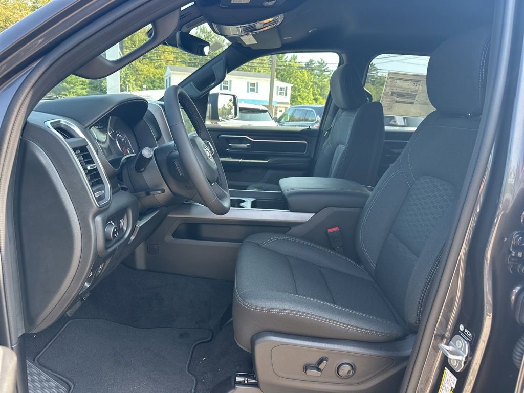New 2026 RAM 1500 4x4 Crew Cab image 10
