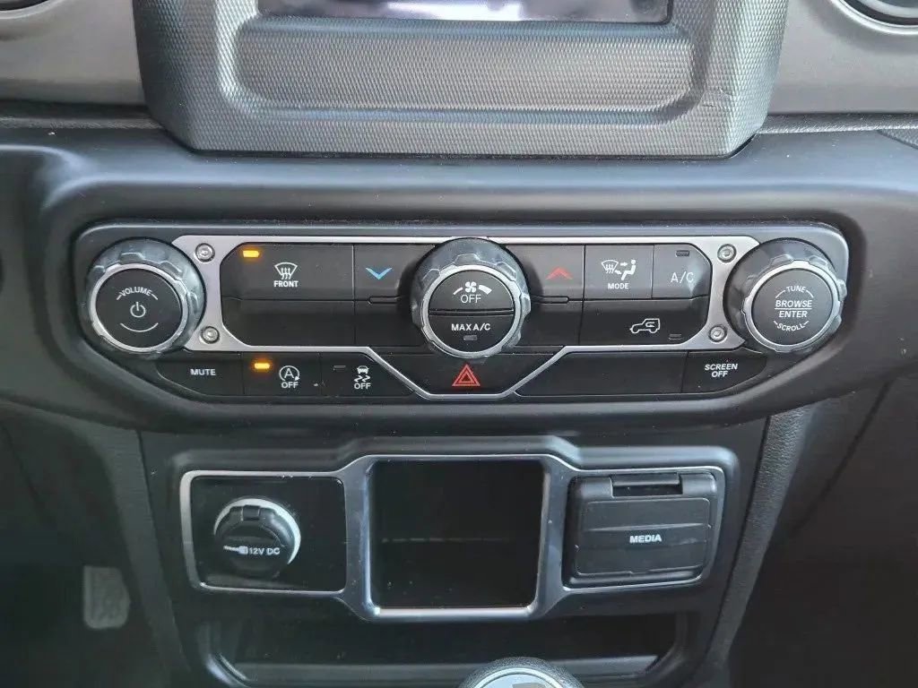 Used 2023 Jeep Wrangler Sport image 22