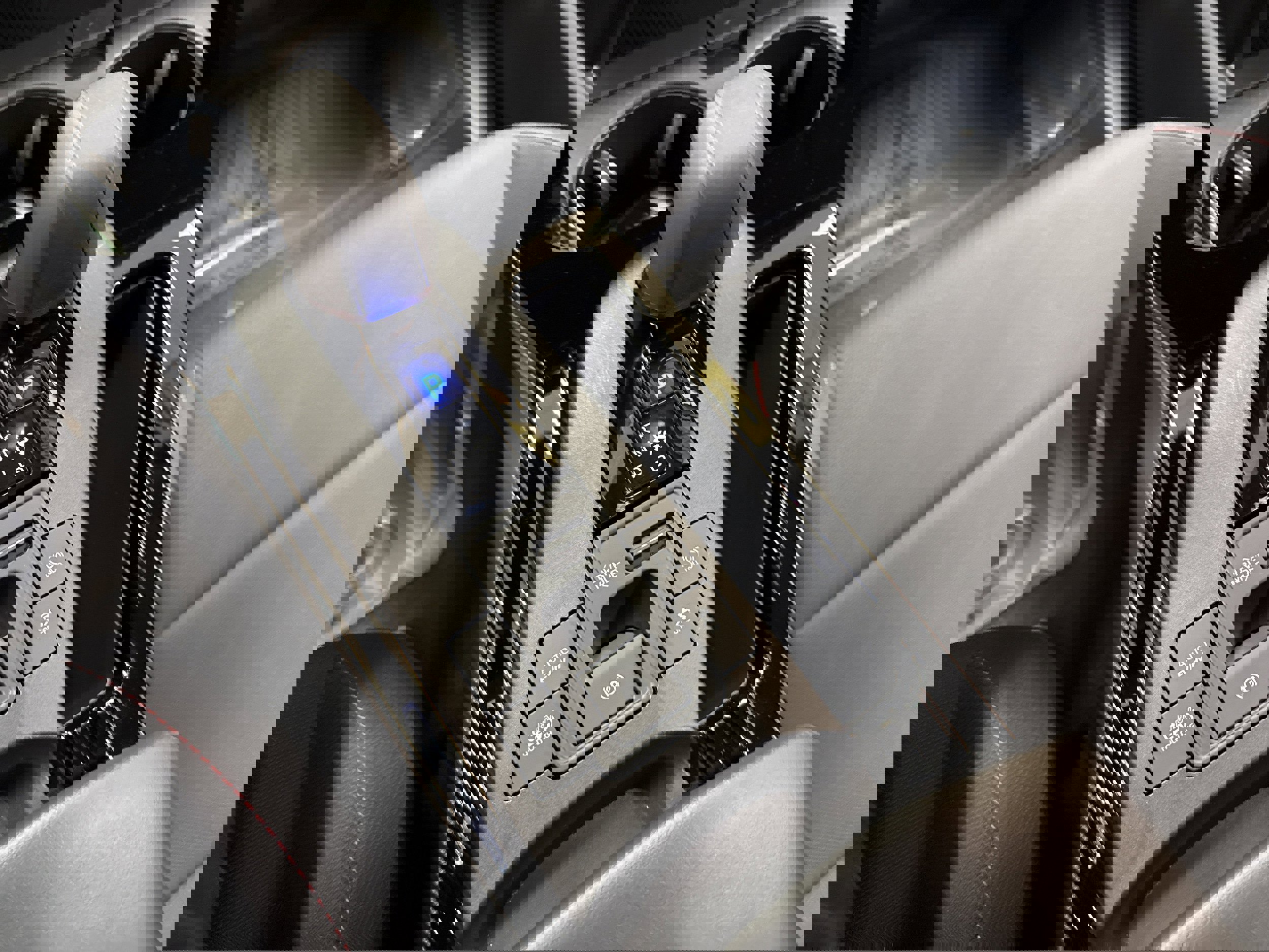 Used 2025 Toyota Prius SE image 32