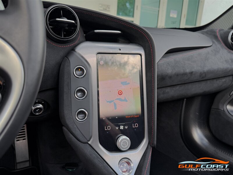 Used 2024 McLaren 750S Spider RWD image 18